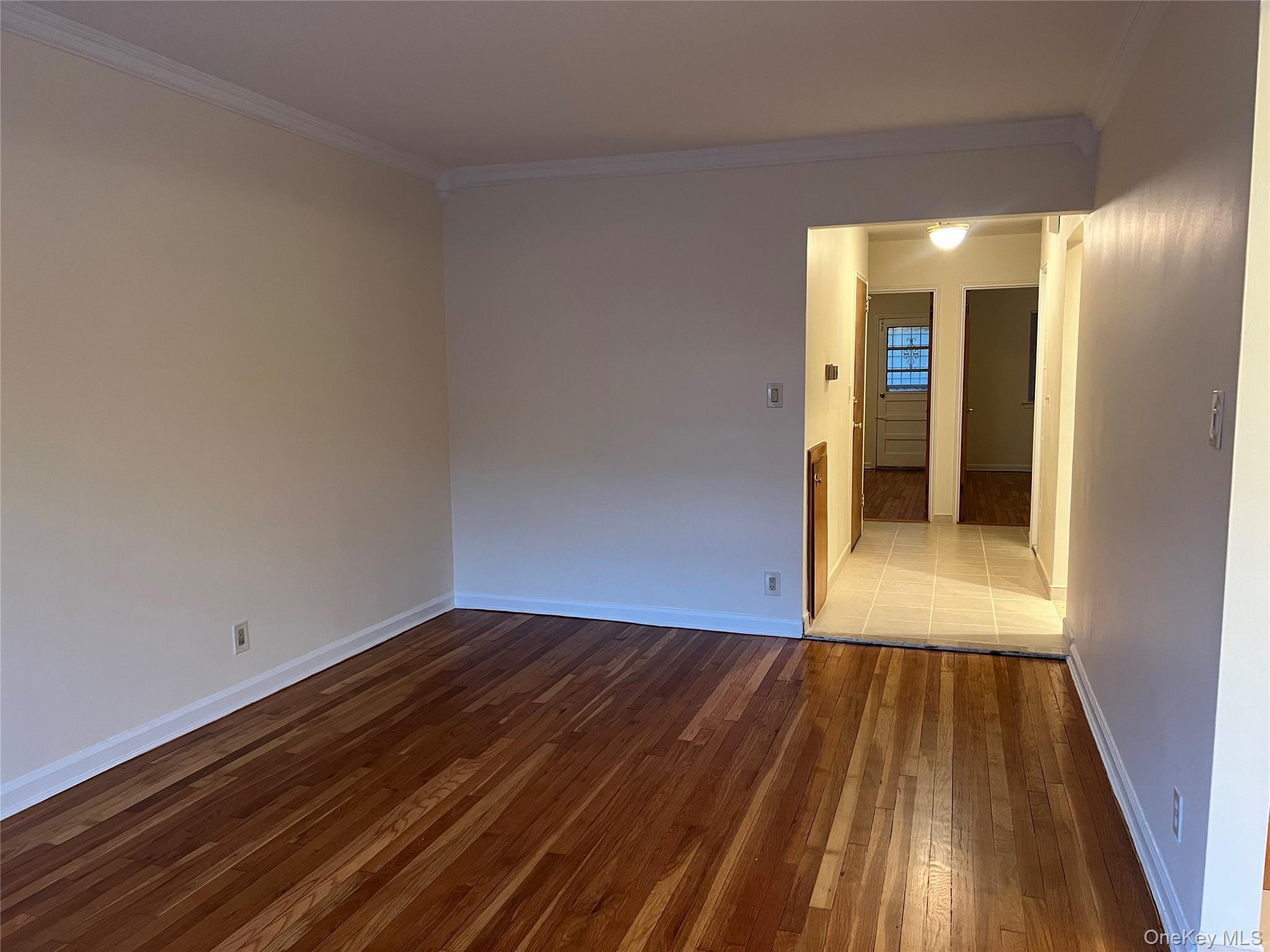 #6 photo, 21-04 Hoyt Avenue, अस्टोरिया Astoria , NY 11102