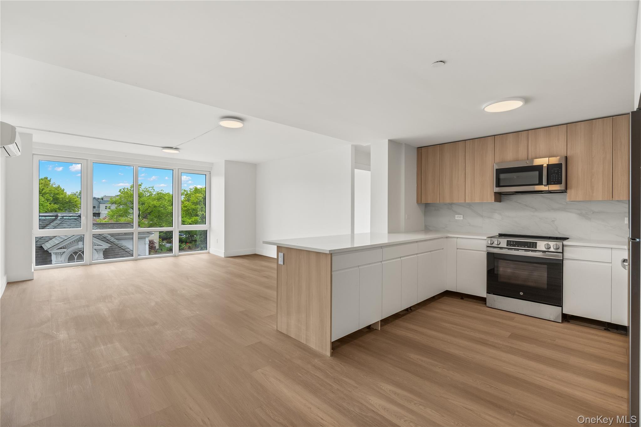 #4 photo, 10 Lyon Place, White Plains , NY 10601