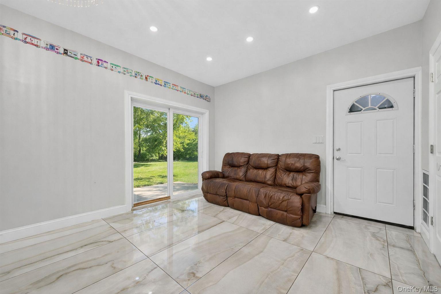 #7 photo, 158 Park Avenue, Monticello , NY 12701