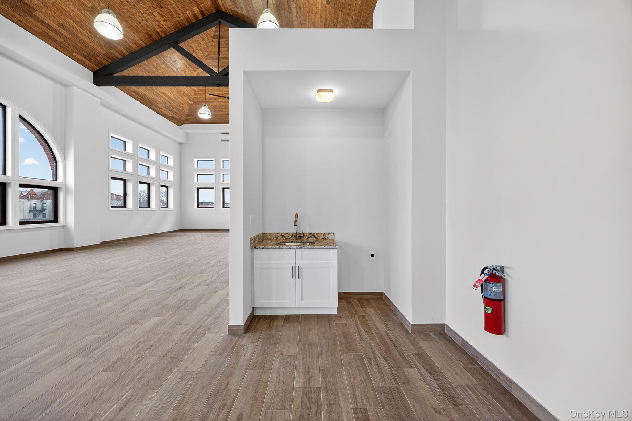 #3 photo, 405 Gates Avenue, ब्रुकलीन Brooklyn , NY 11216