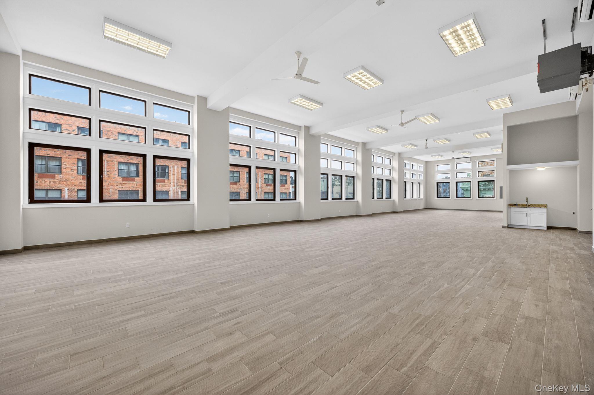 #5 photo, 405 Gates Avenue, ब्रुकलीन Brooklyn , NY 11216