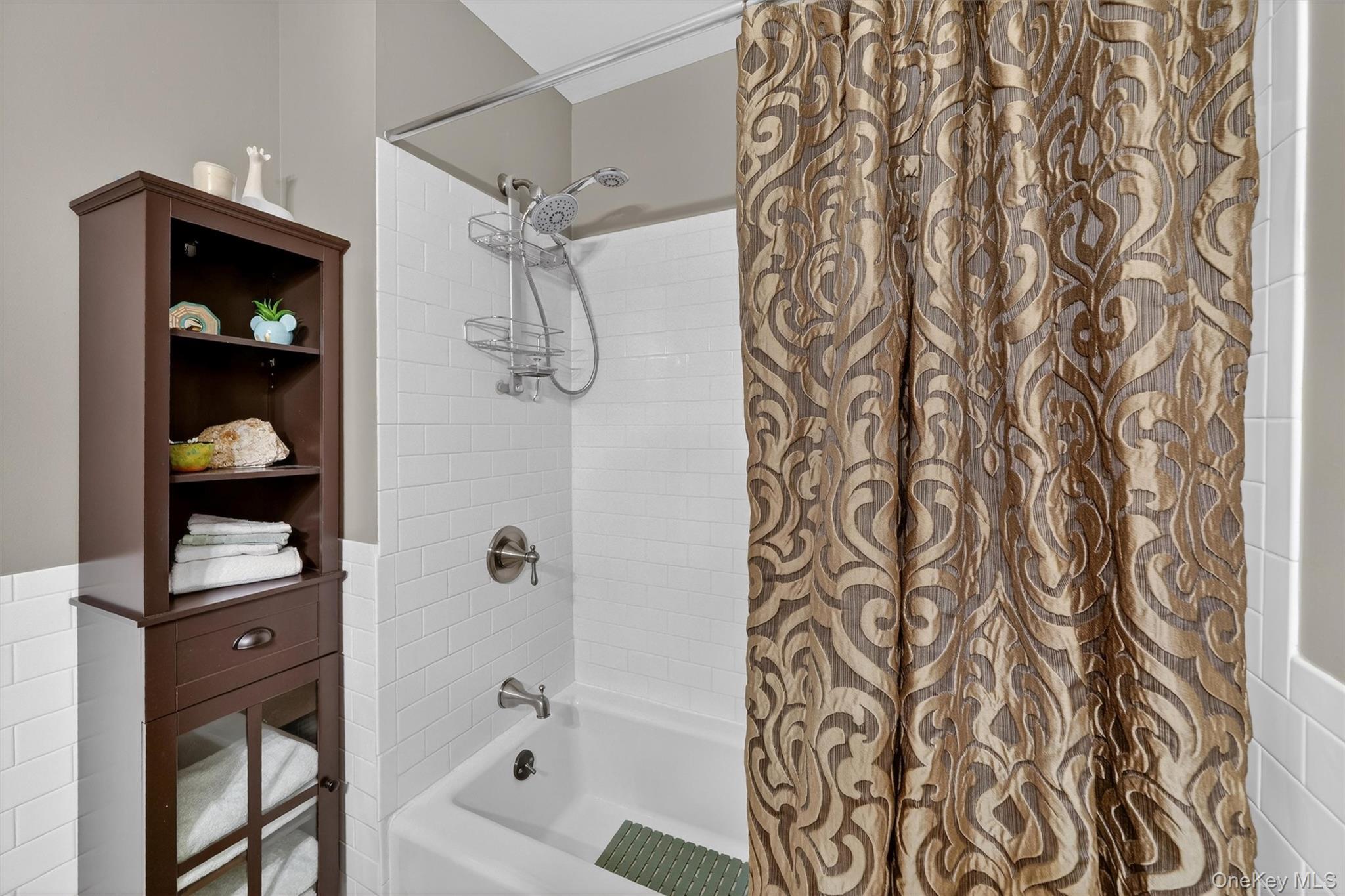 #17 photo, 115 Old Pascack, Pearl River , NY 10965