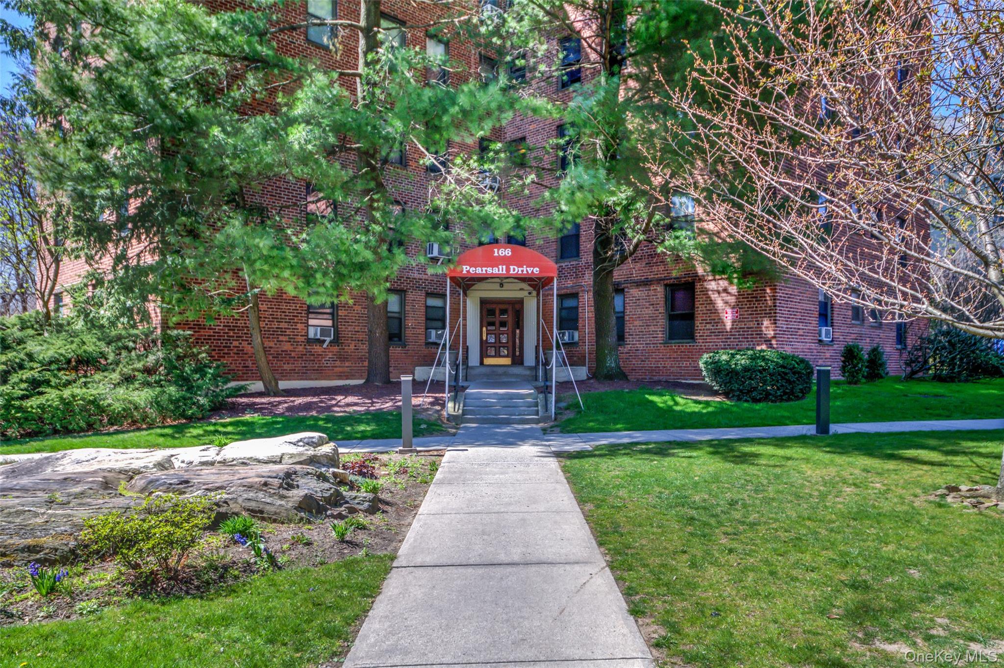 #4 photo, 166 Pearsall Drive, Mount Vernon , NY 10552