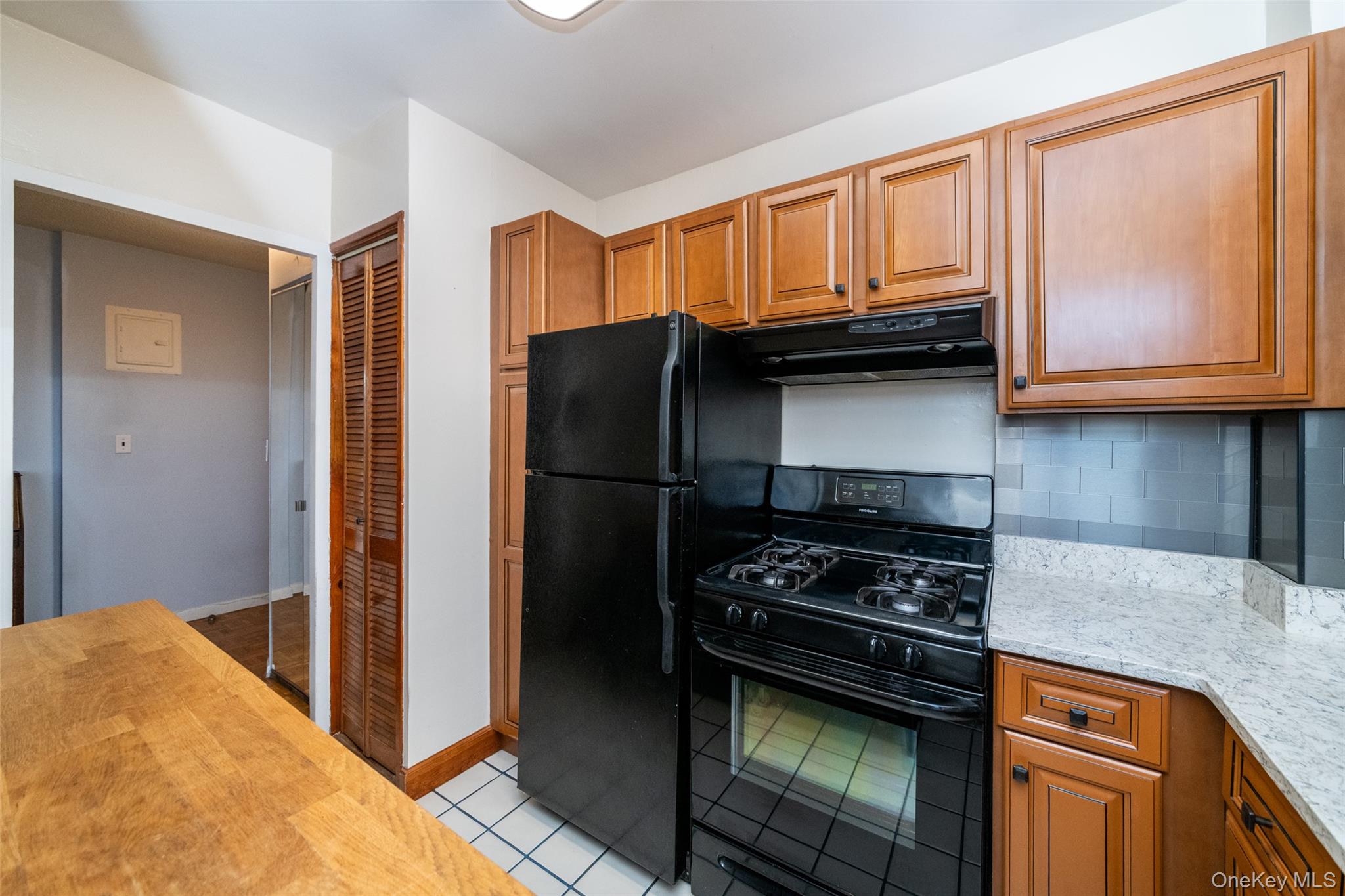 #8 photo, 166 Pearsall Drive, Mount Vernon , NY 10552