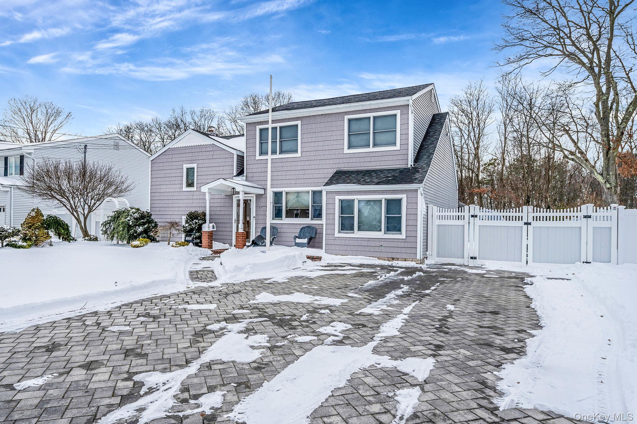 #3 photo, 132 Gladstone Avenue, West Islip , NY 11795