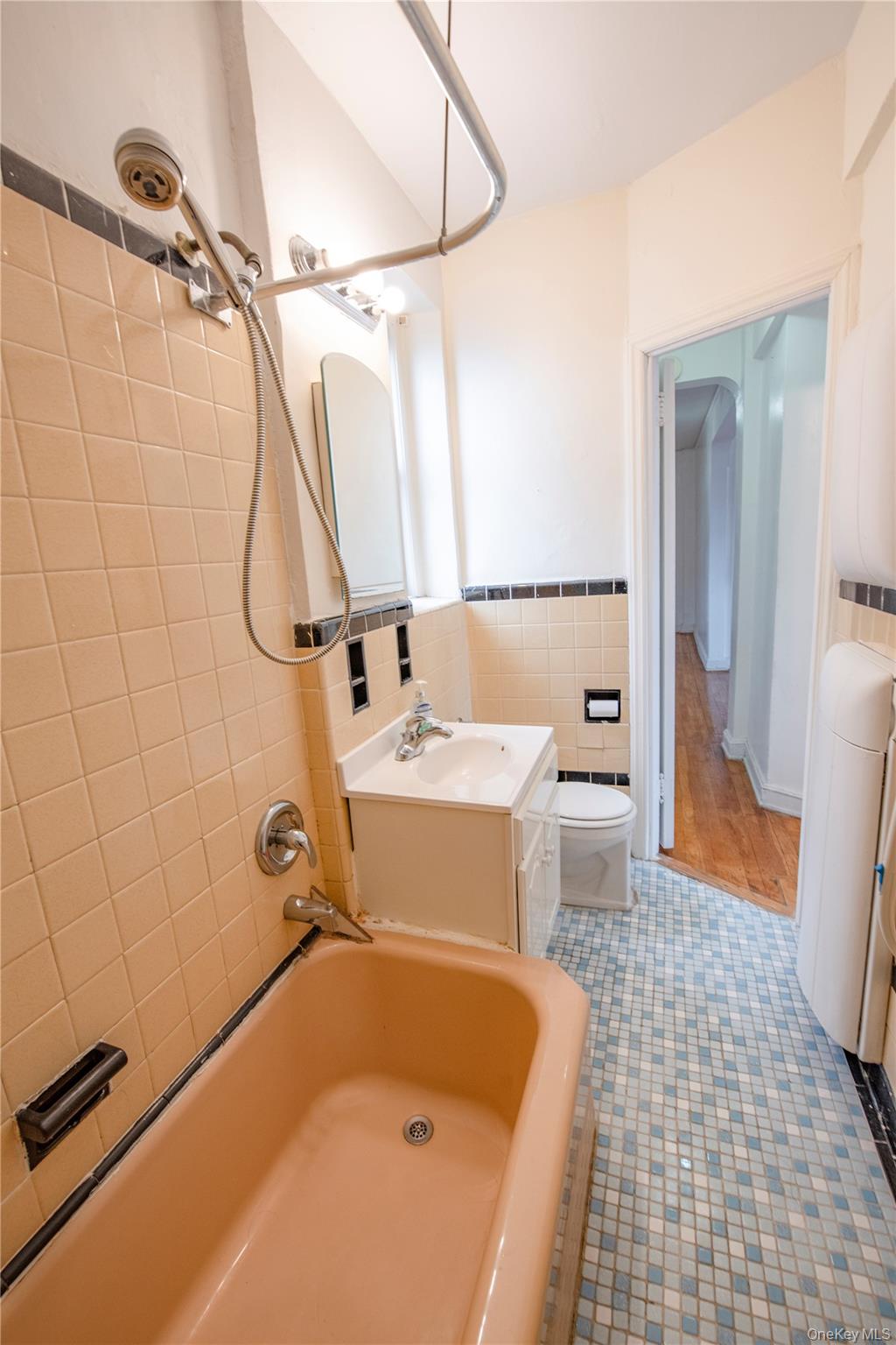 #6 photo, 40-37 77th Street, Elmhurst , NY 11373