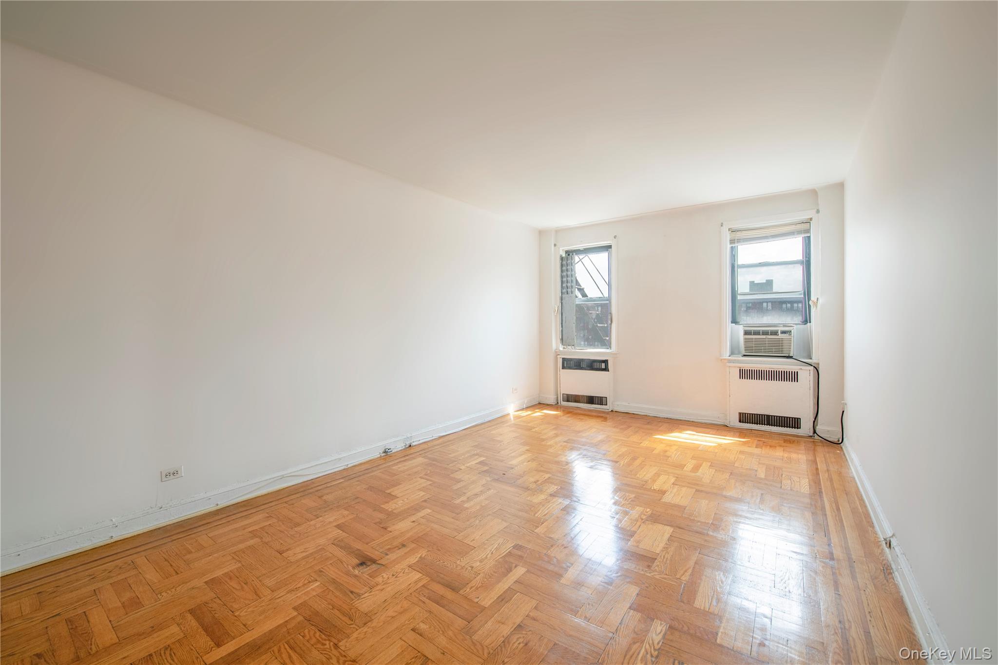 #8 photo, 40-37 77th Street, Elmhurst , NY 11373