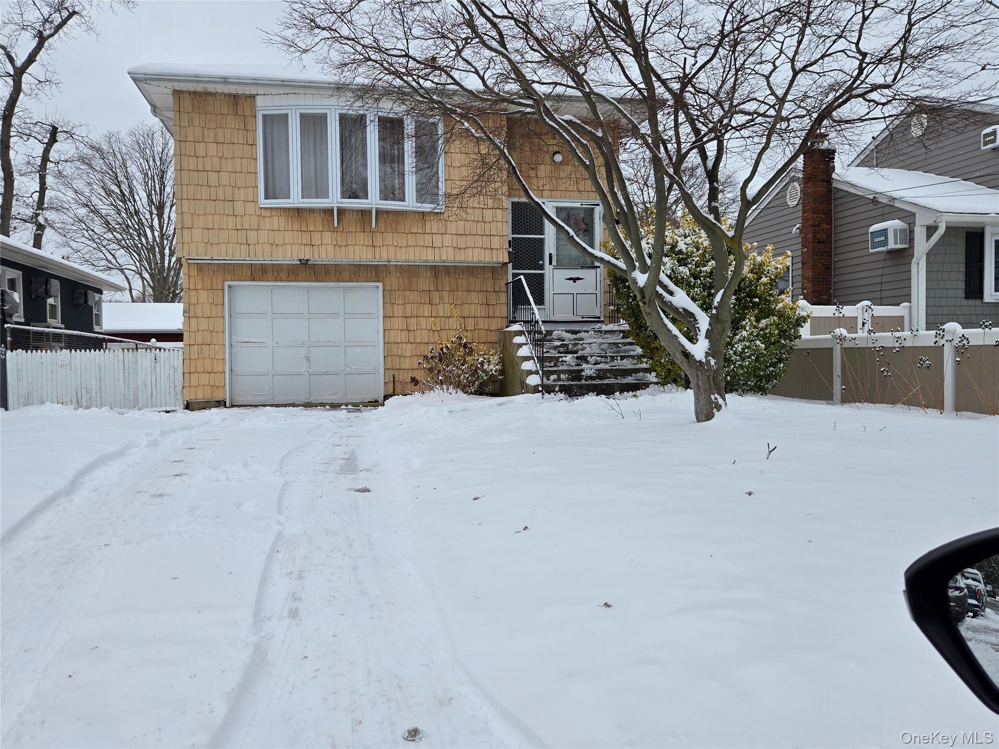 #1 photo, 715 McCall Avenue, West Islip , NY 11795