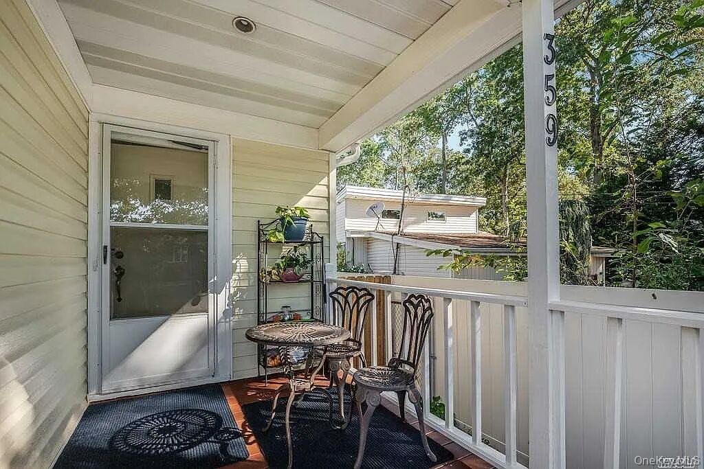 #2 photo, 359 Erlanger Blvd, North Babylon , NY 11703