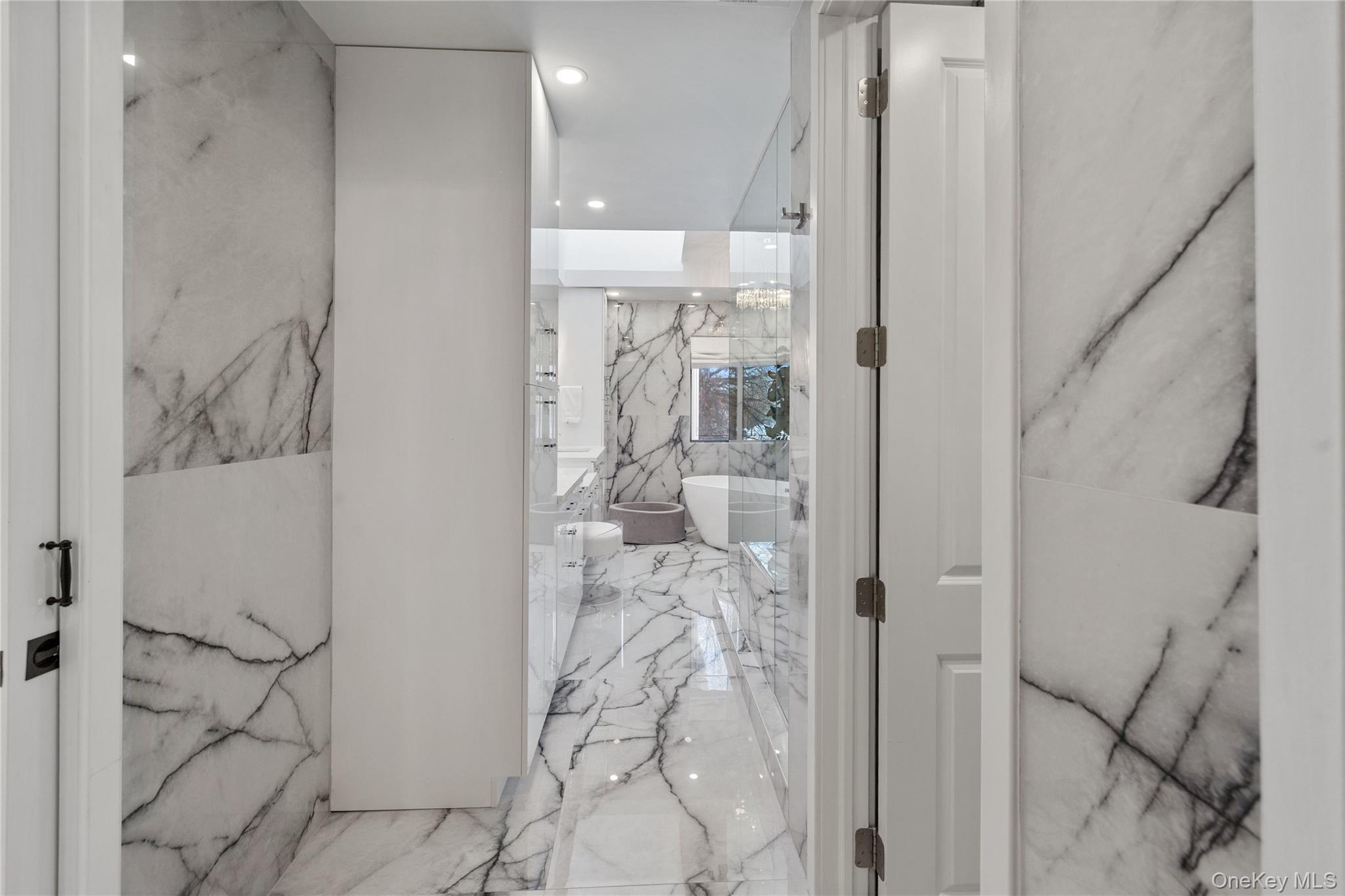 #14 photo, 24 Chestnut Lane, নাসাউ কাউন্টি Woodbury , NY 11797