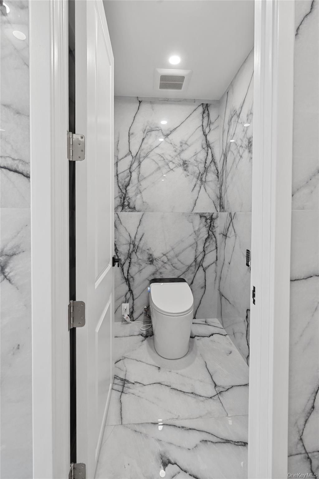 #16 photo, 24 Chestnut Lane, নাসাউ কাউন্টি Woodbury , NY 11797