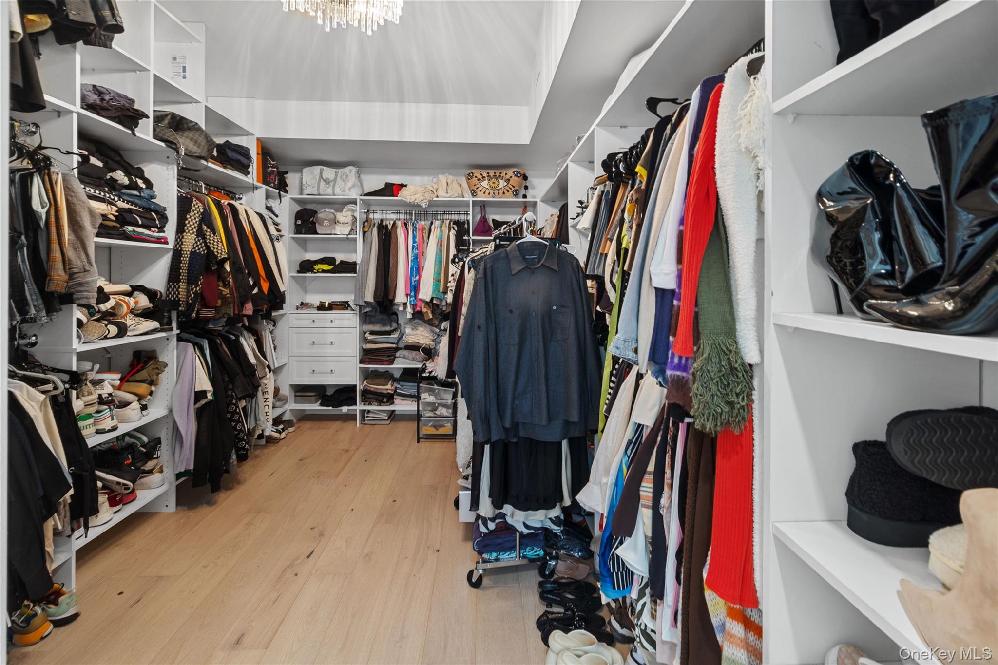 #17 photo, 24 Chestnut Lane, নাসাউ কাউন্টি Woodbury , NY 11797