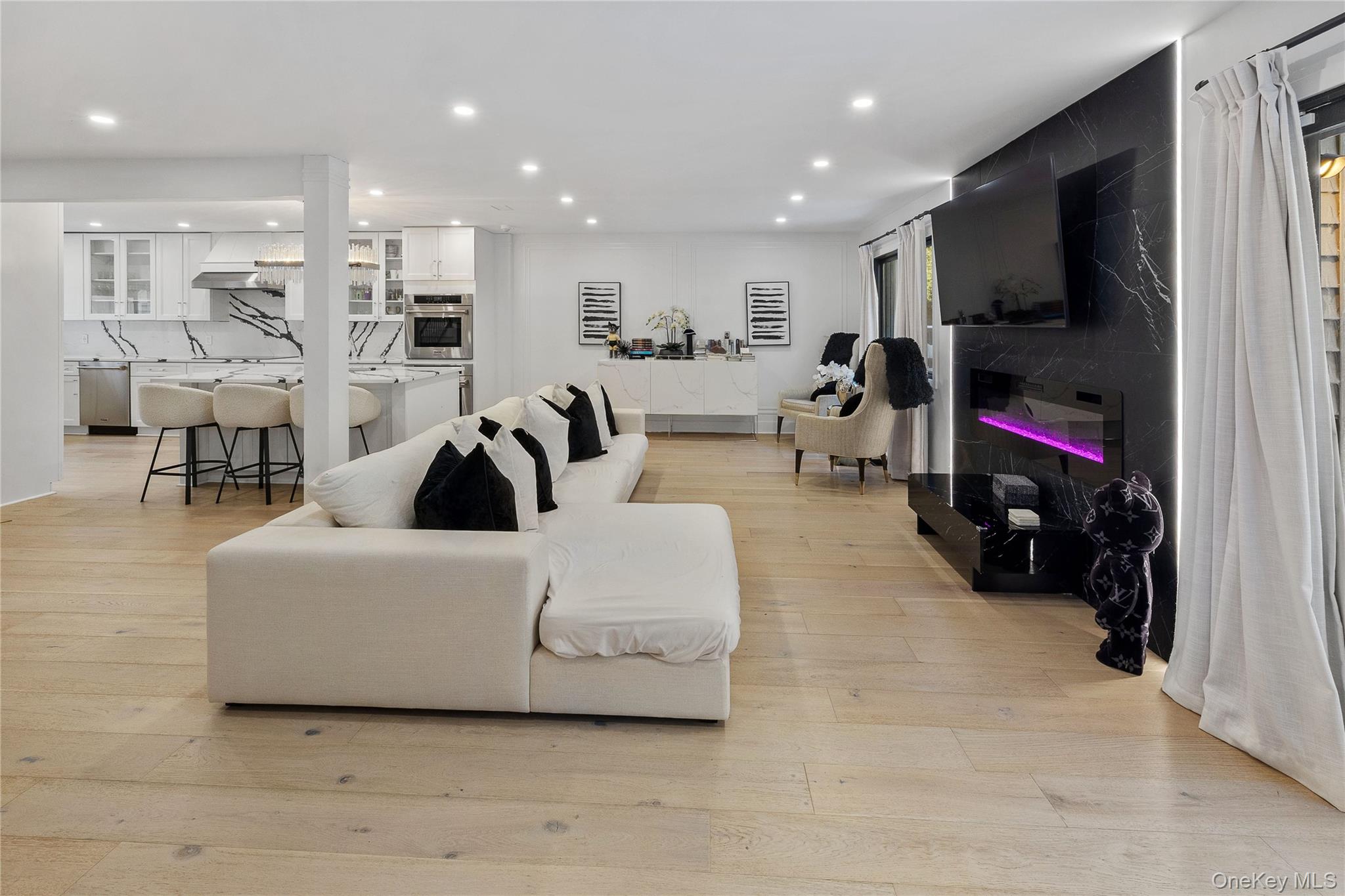 #3 photo, 24 Chestnut Lane, নাসাউ কাউন্টি Woodbury , NY 11797