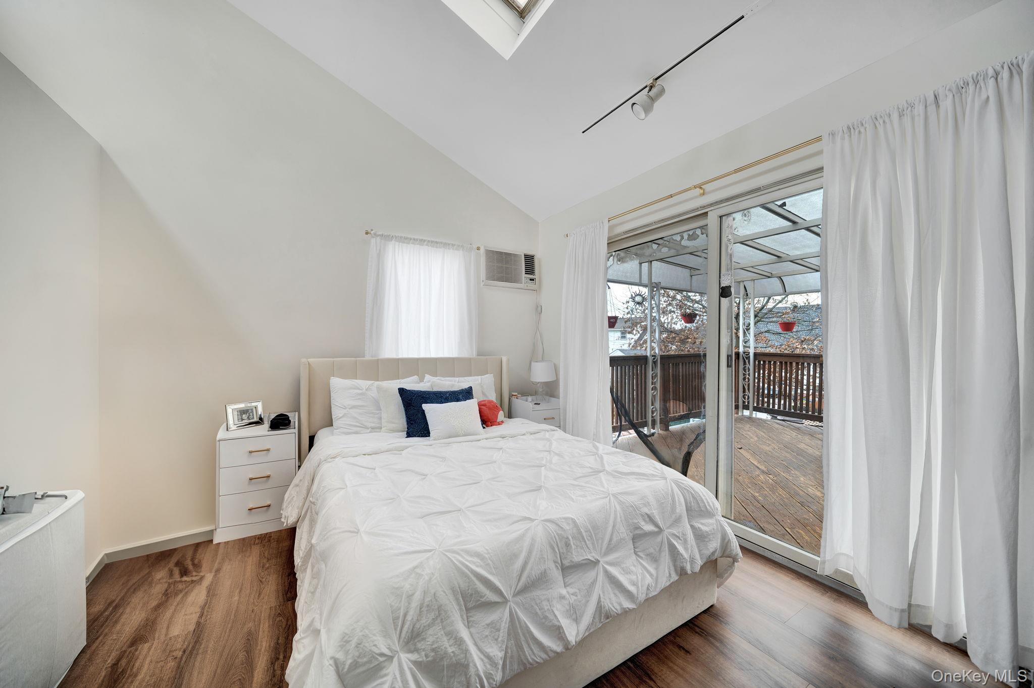 #17 photo, 2176 6th Street, East Meadow , NY 11554