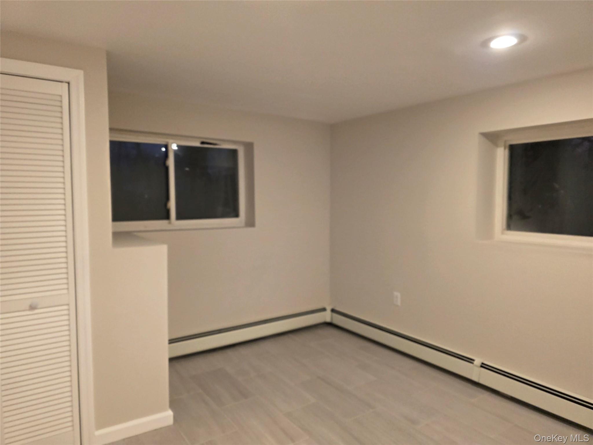 #4 photo, 8 Holly Court, North Babylon , NY 11703