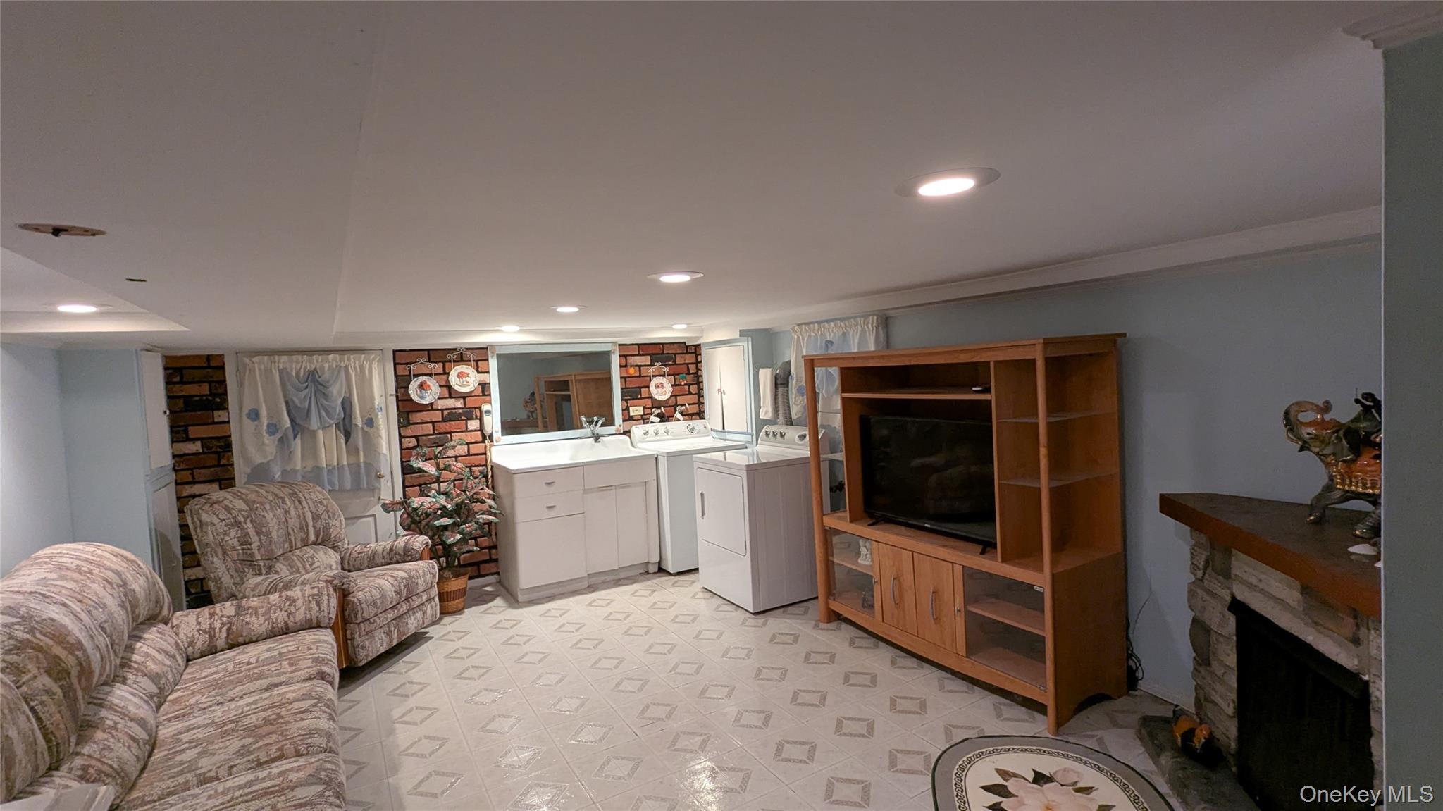 #17 photo, 3227 202nd Street, Bayside , NY 11361