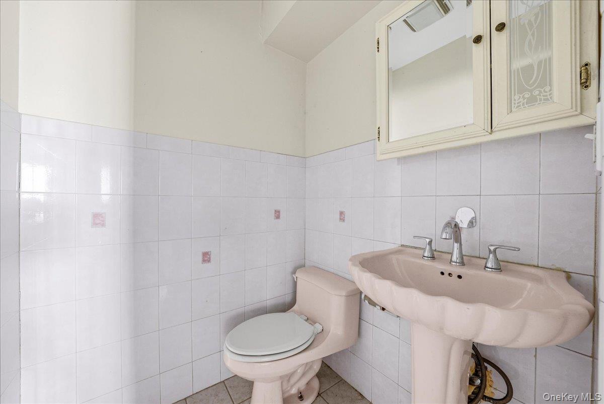 #14 photo, 72-36 Almeda Avenue, קווינס Arverne , NY 11692