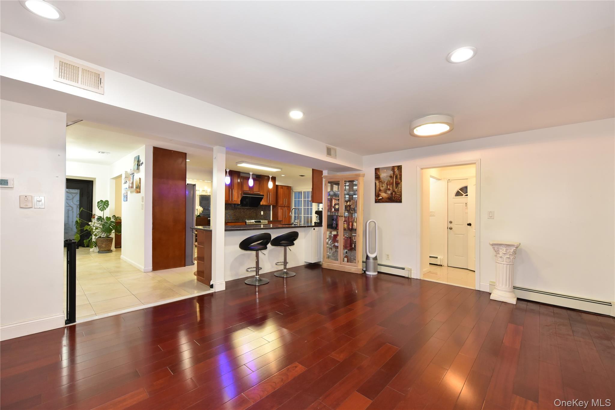 #10 photo, 116 Nottingham Road, Manhasset Hills , NY 11040