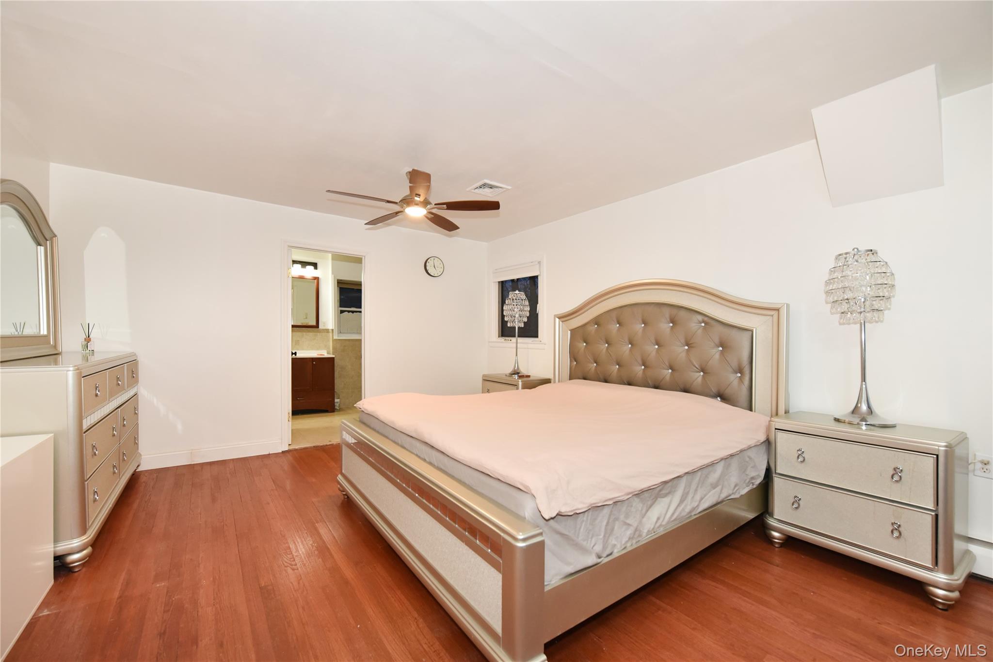 #15 photo, 116 Nottingham Road, Manhasset Hills , NY 11040