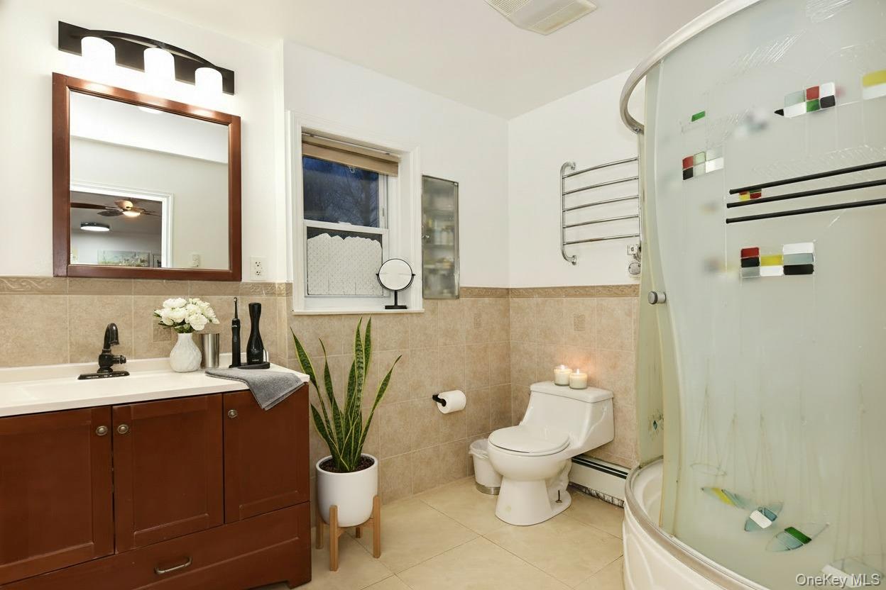 #16 photo, 116 Nottingham Road, Manhasset Hills , NY 11040