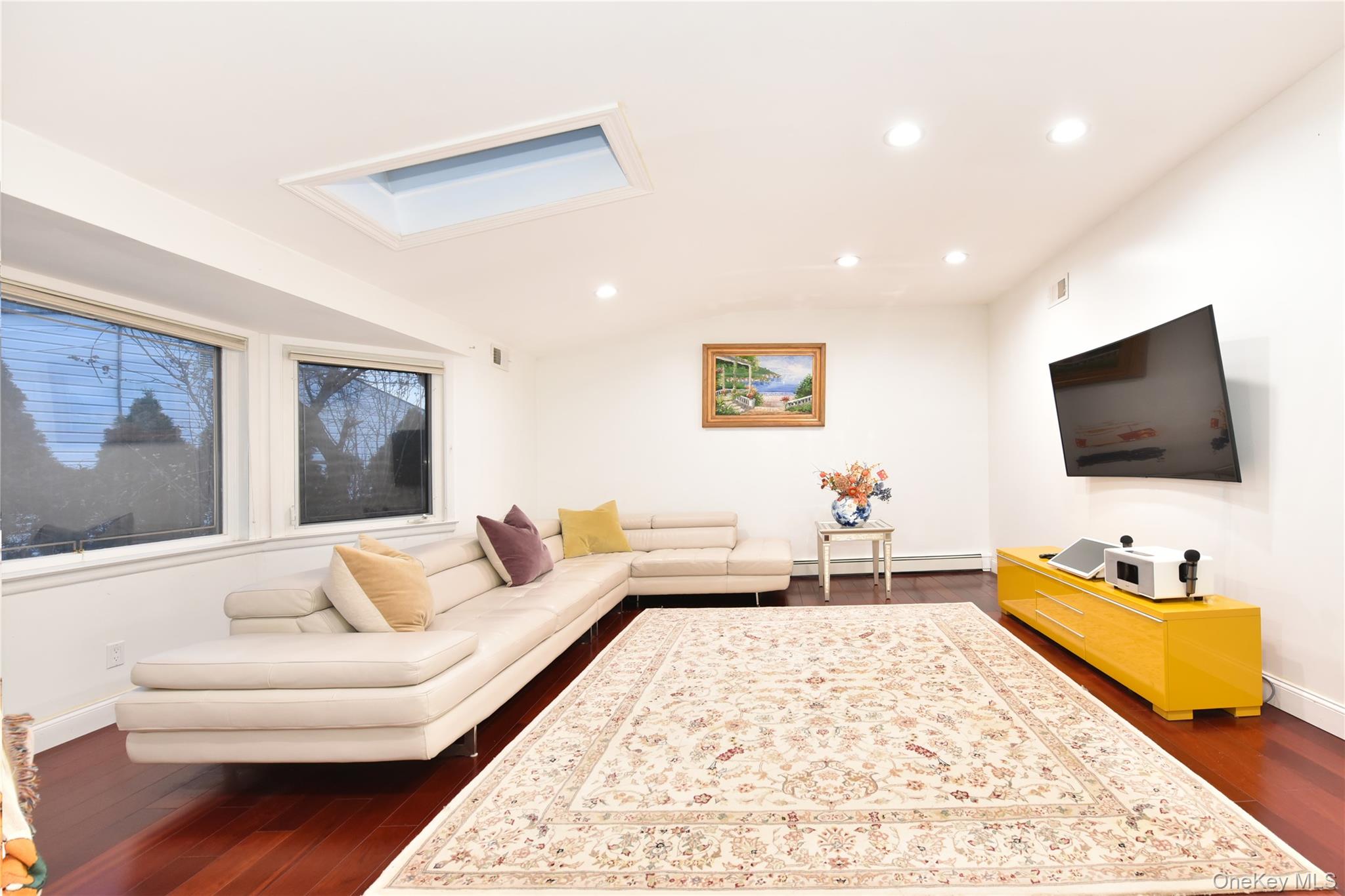 #2 photo, 116 Nottingham Road, Нассау ‖ Manhasset Hills , NY 11040