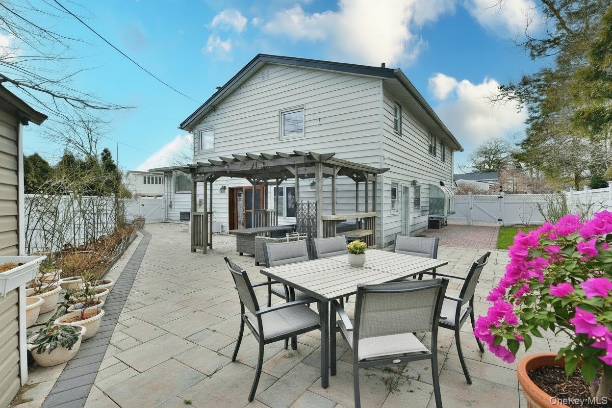 #5 photo, 116 Nottingham Road, Нассау ‖ Manhasset Hills , NY 11040