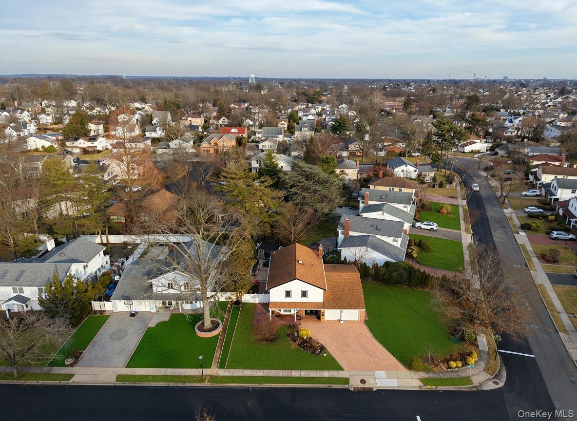 #9 photo, 116 Nottingham Road, ناسو Manhasset Hills , NY 11040