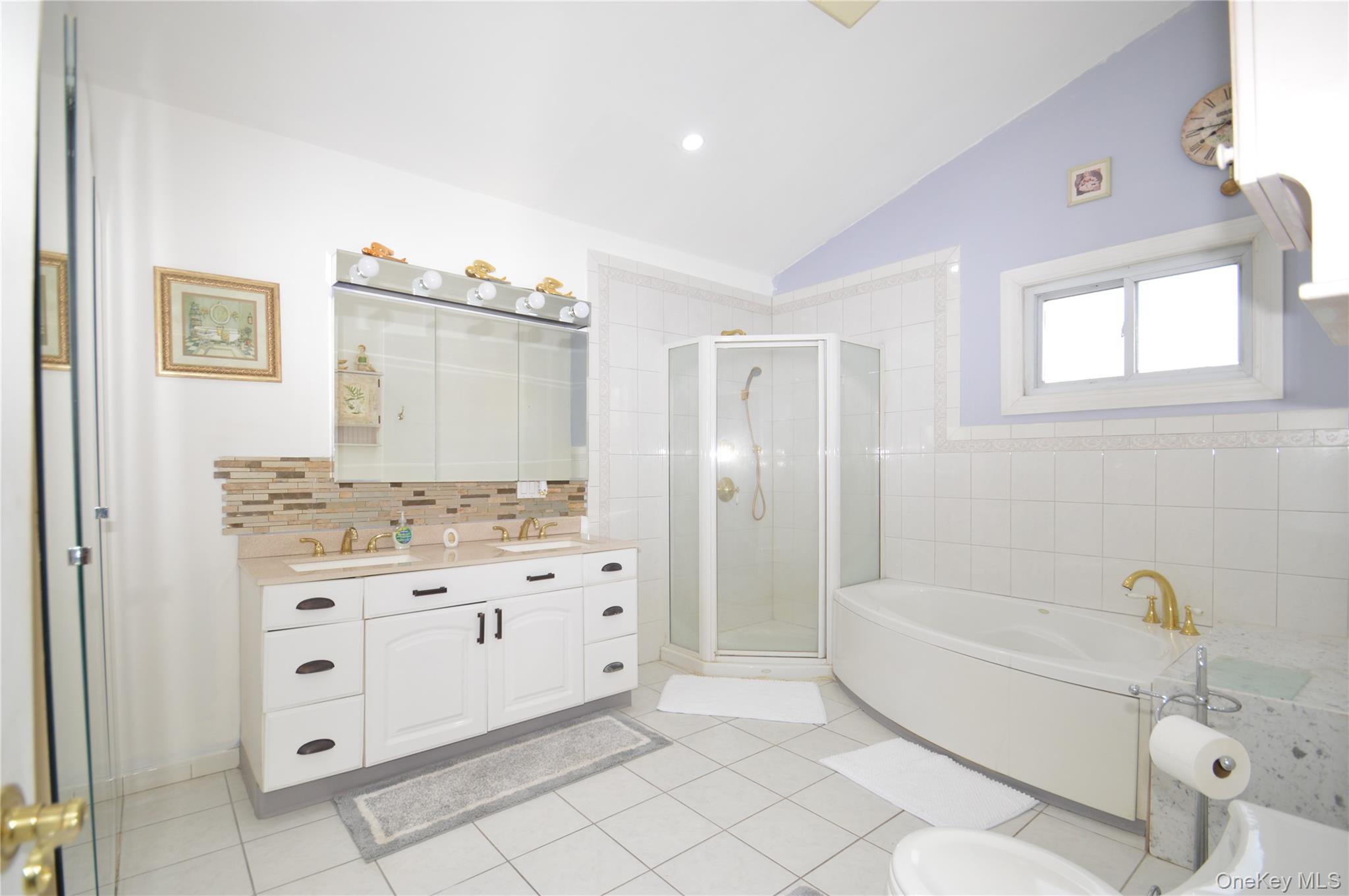 #13 photo, 1300 P Street, Elmont , NY 11003