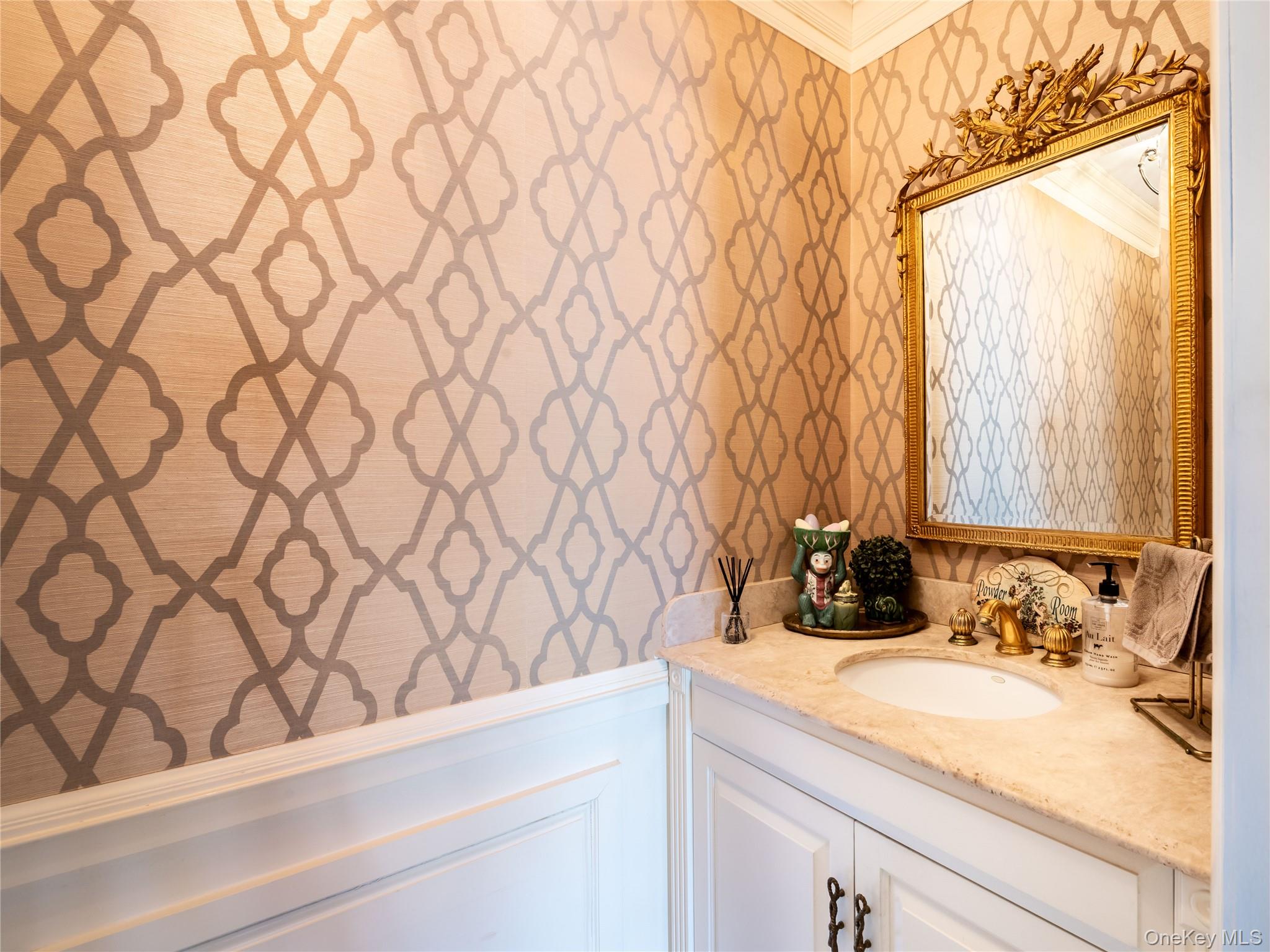 #14 photo, 2 Bonnie Lynn Court, Roslyn , NY 11576