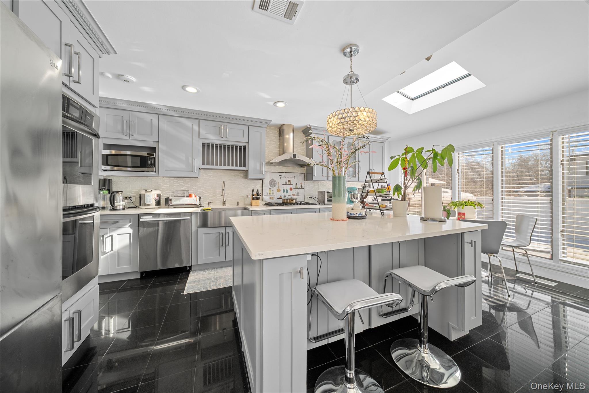 #12 photo, 98 Birchwood Park Drive, Jericho , NY 11753