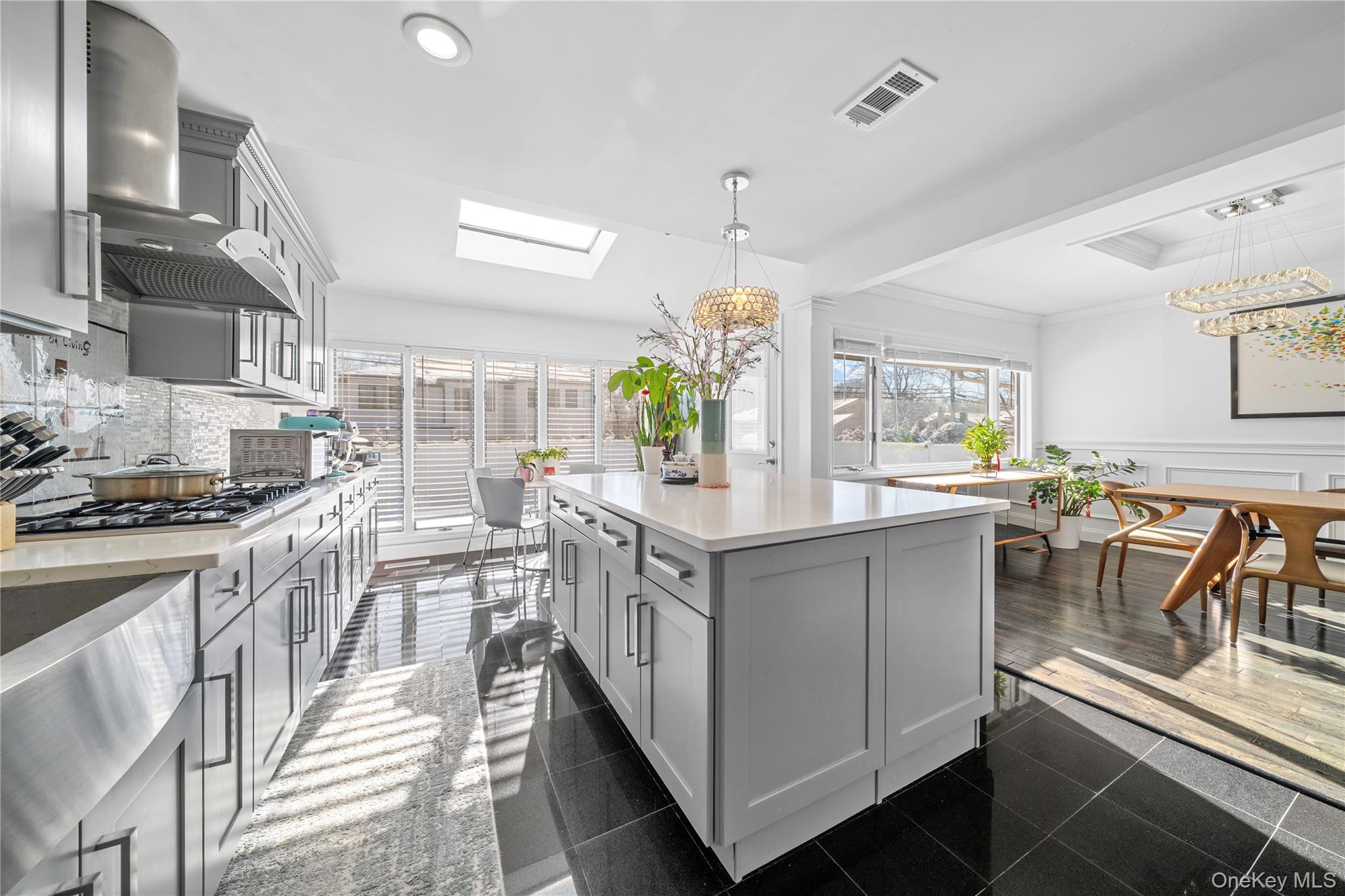 #14 photo, 98 Birchwood Park Drive, Jericho , NY 11753