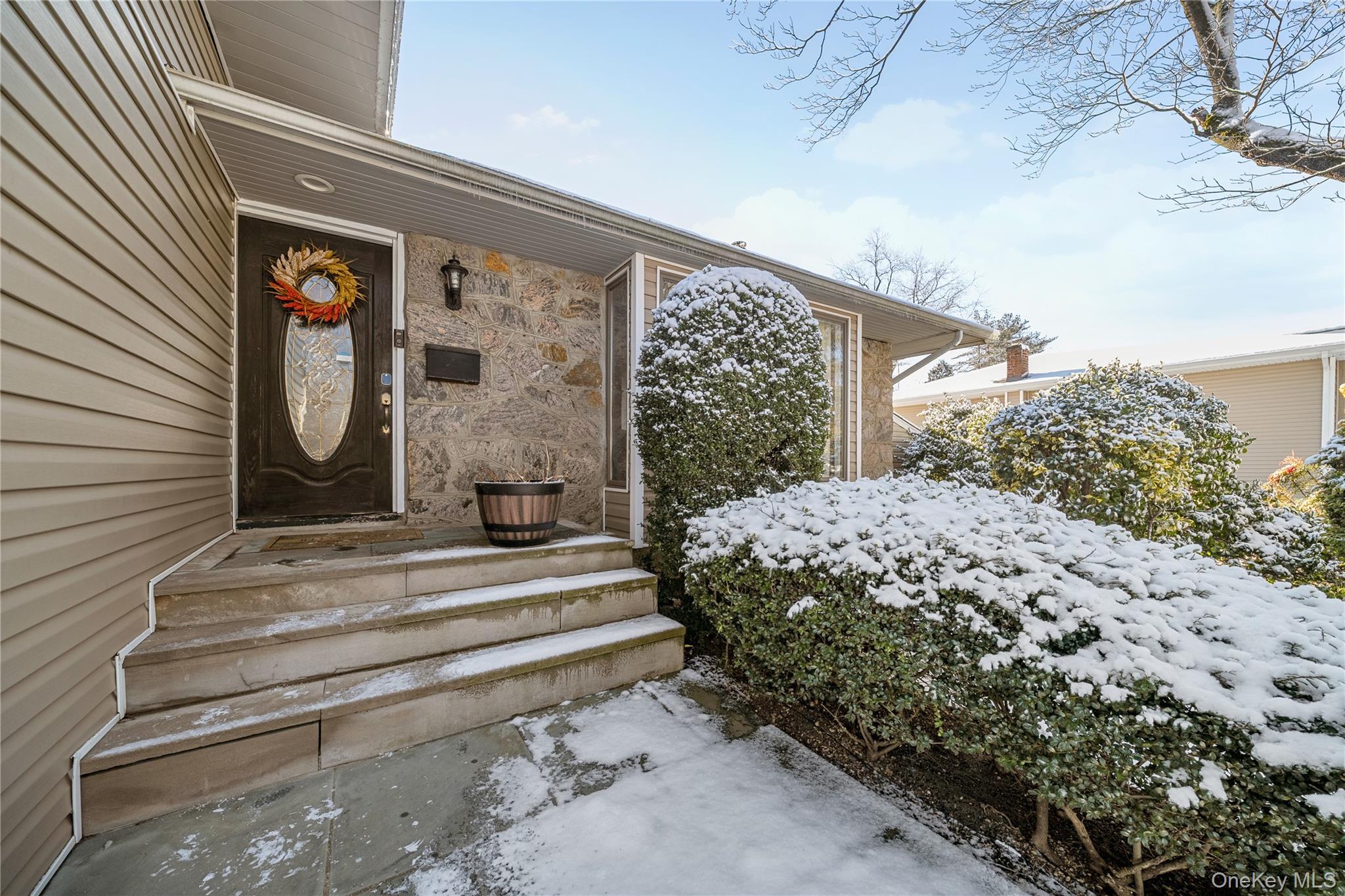 #4 photo, 98 Birchwood Park Drive, Jericho , NY 11753