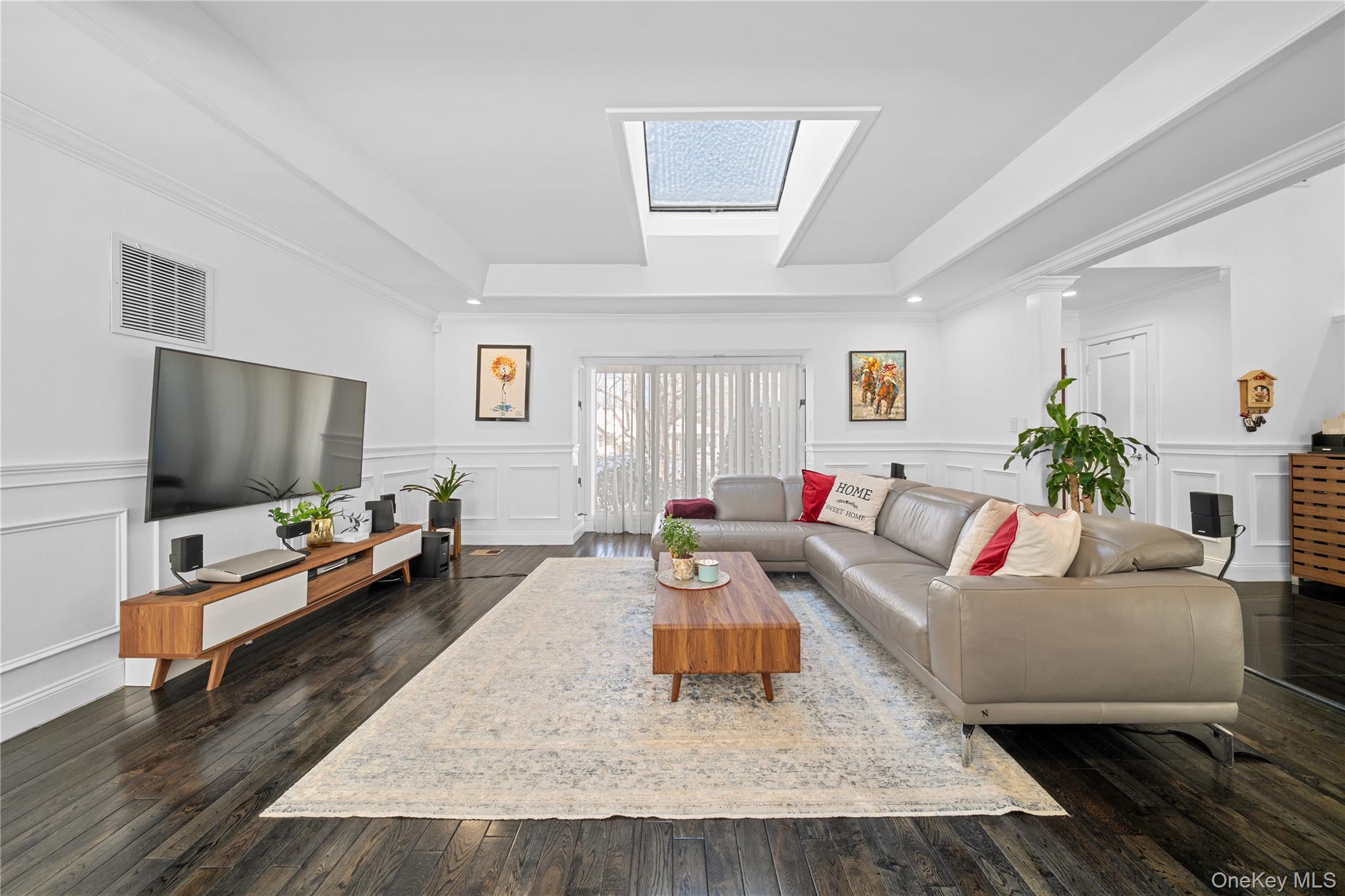 #8 photo, 98 Birchwood Park Drive, Jericho , NY 11753