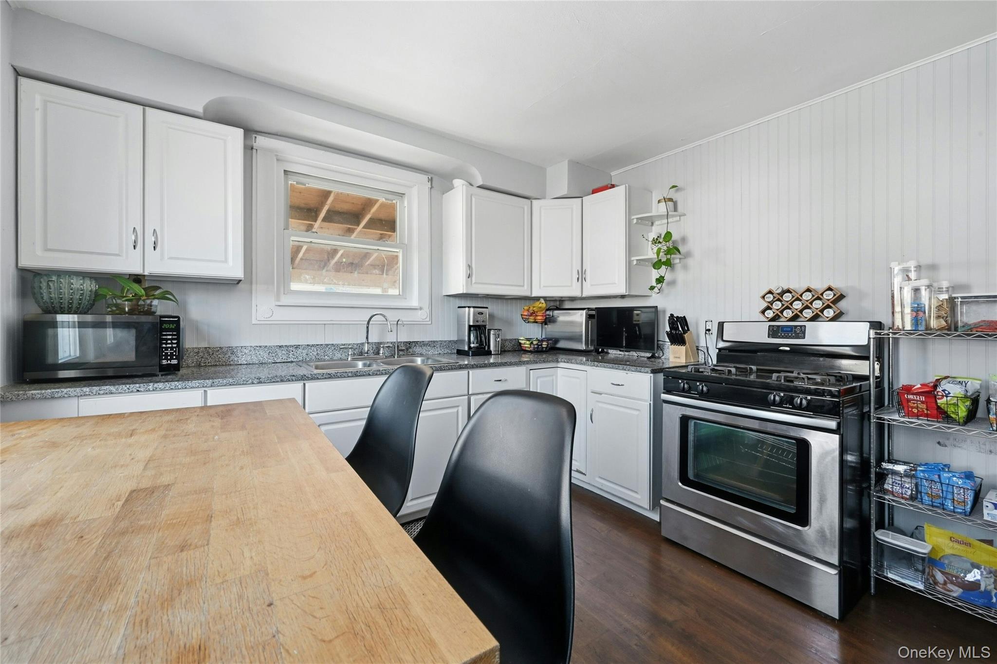 #6 photo, 12 Charles Street, Bay Shore , NY 11706