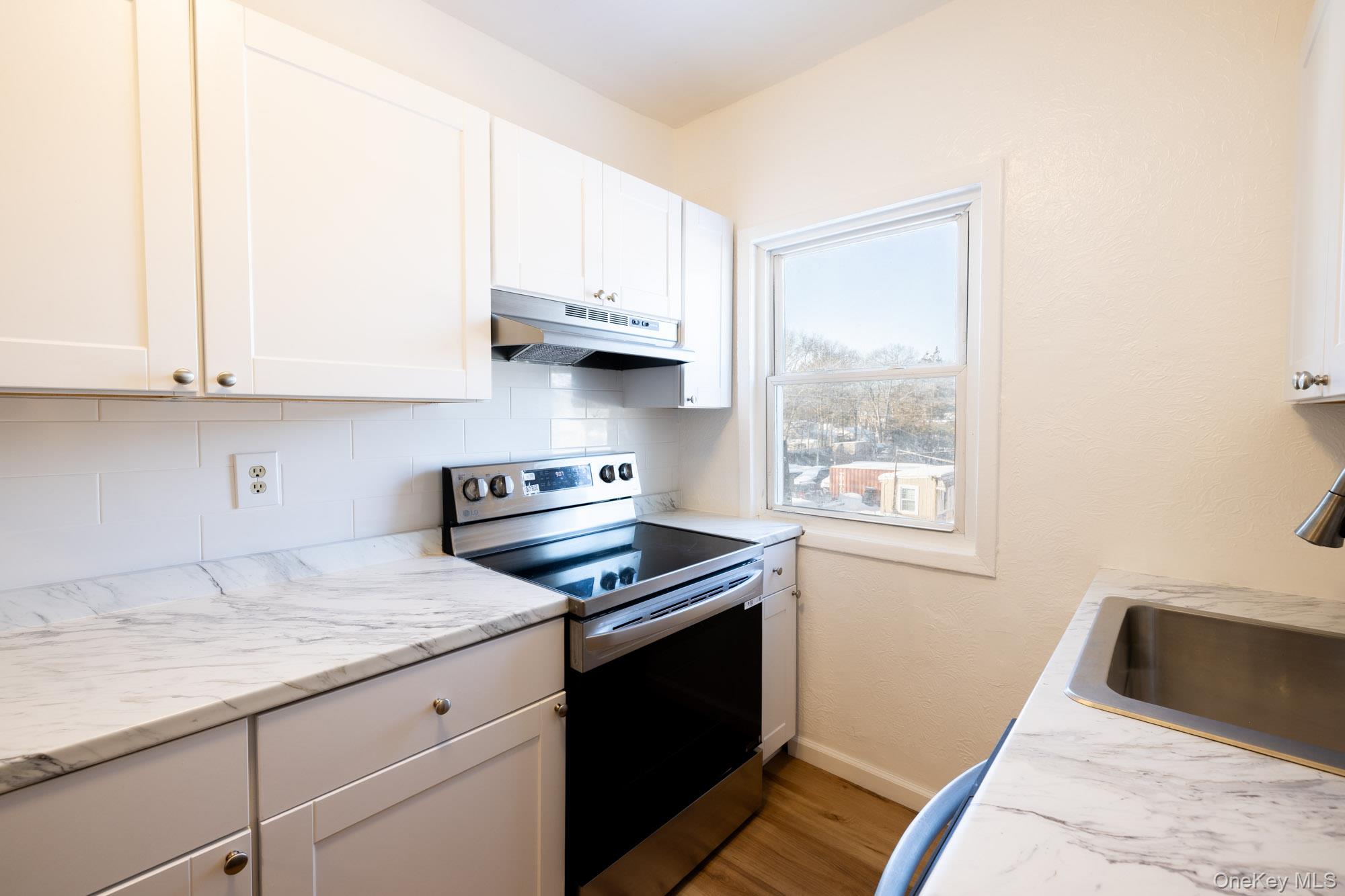 #11 photo, 1550 Montauk Highway, سوفولك Mastic , NY 11950