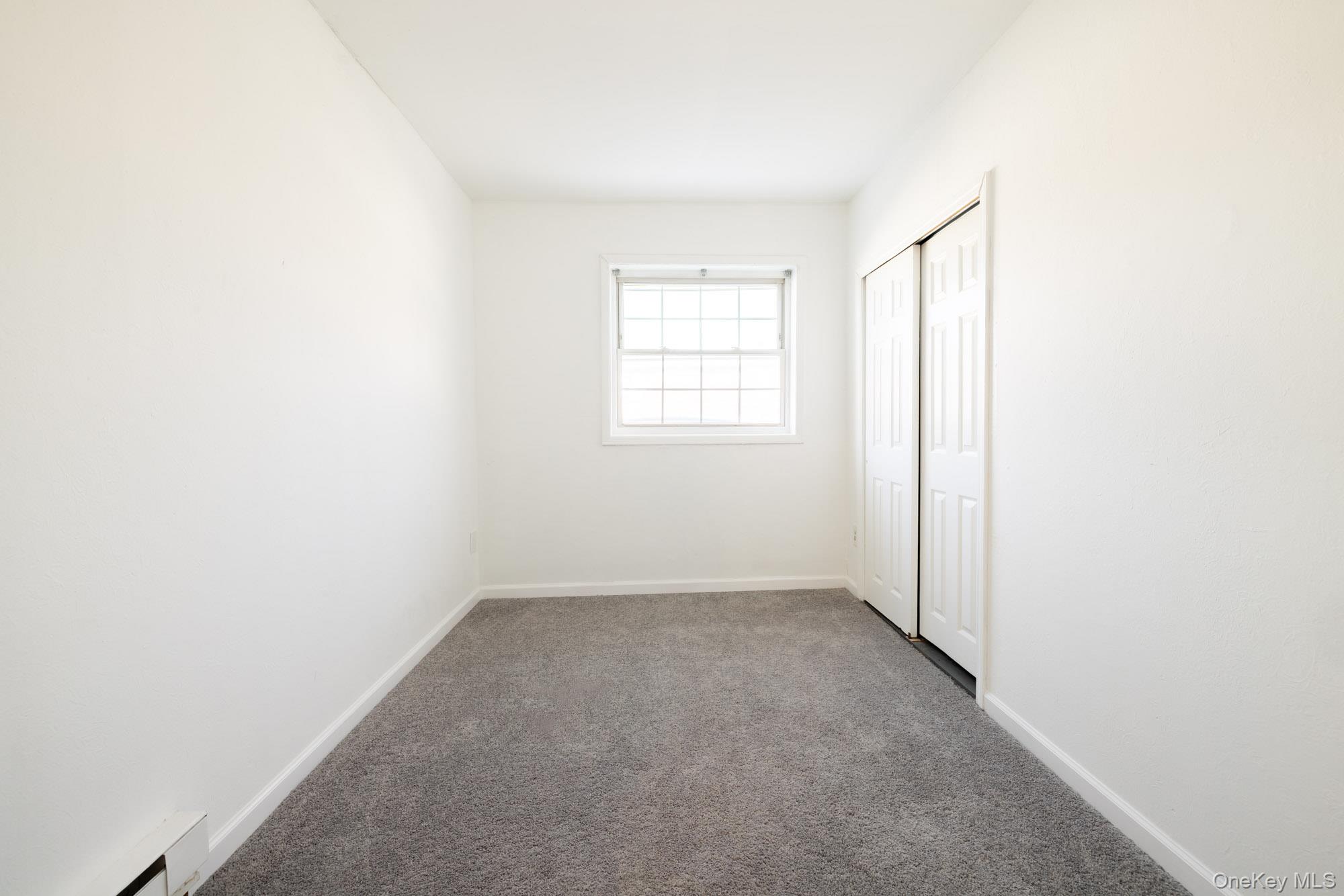 #12 photo, 1550 Montauk Highway, سوفولك Mastic , NY 11950