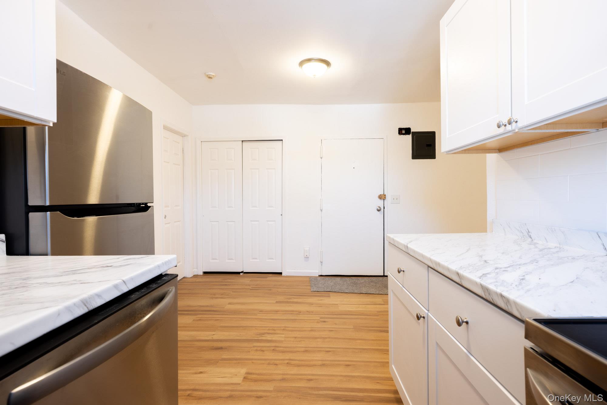 #18 photo, 1550 Montauk Highway, سوفولك Mastic , NY 11950