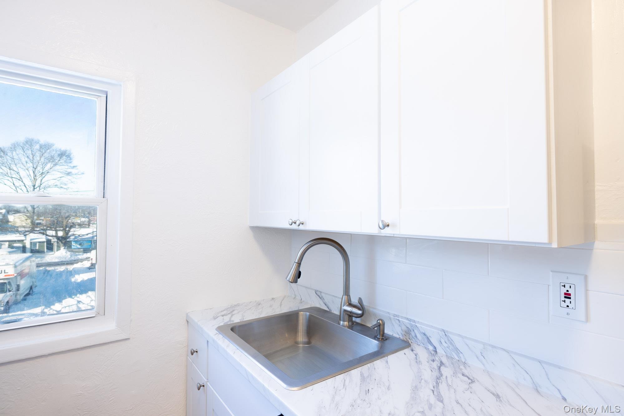 #19 photo, 1550 Montauk Highway, سوفولك Mastic , NY 11950