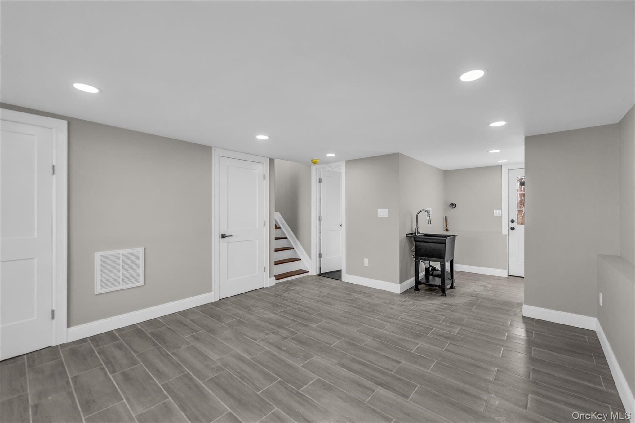 #14 photo, 39 Layton Street, Freeport , NY 11520