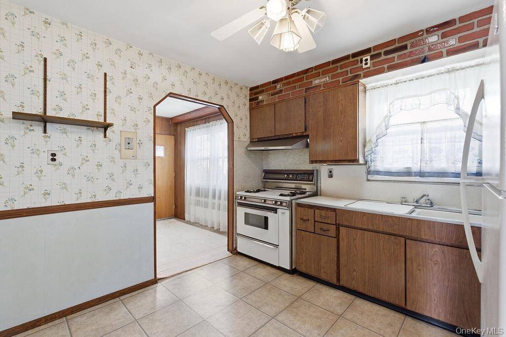 #9 photo, 157-49 84th Street, Howard Beach , NY 11414