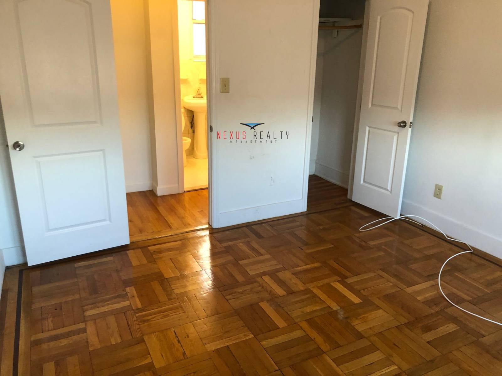 #7 photo, 35th Street & 30th Avenue, ASTORIA , NY 11103