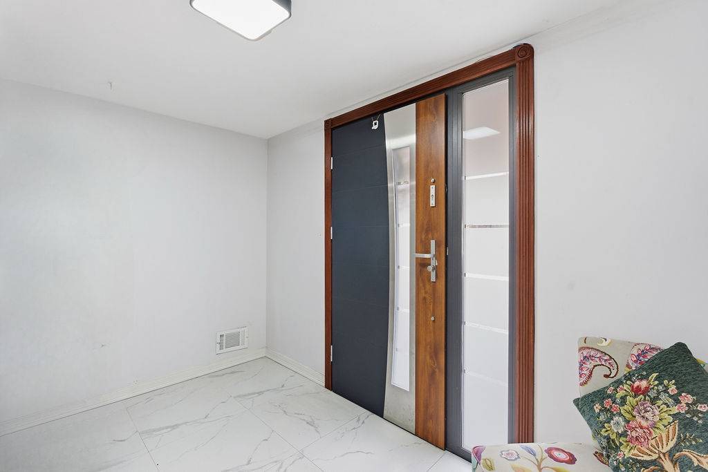 #19 photo, 160-09 86th Street, Howard Beach , NY 11414