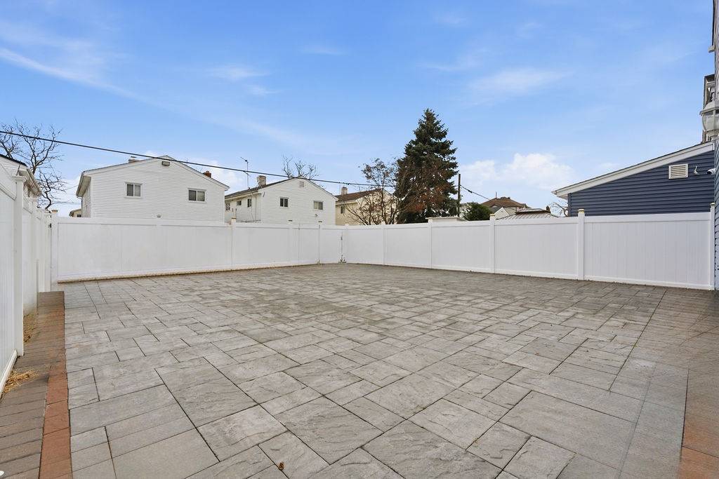 #22 photo, 160-09 86th Street, Howard Beach , NY 11414