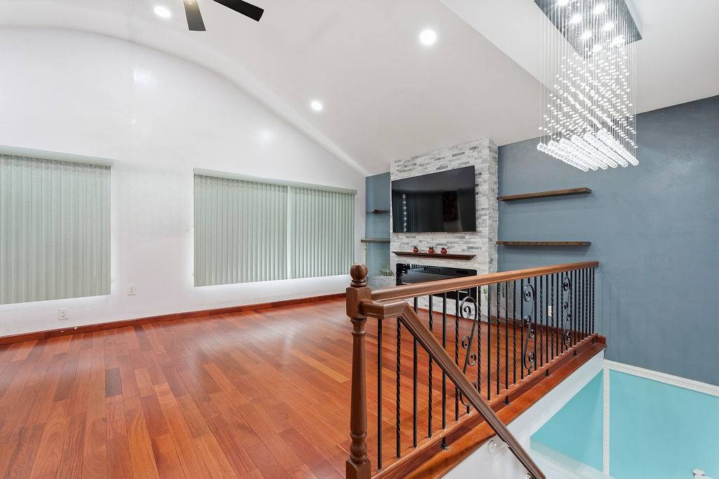 #4 photo, 160-09 86th Street, Howard Beach , NY 11414