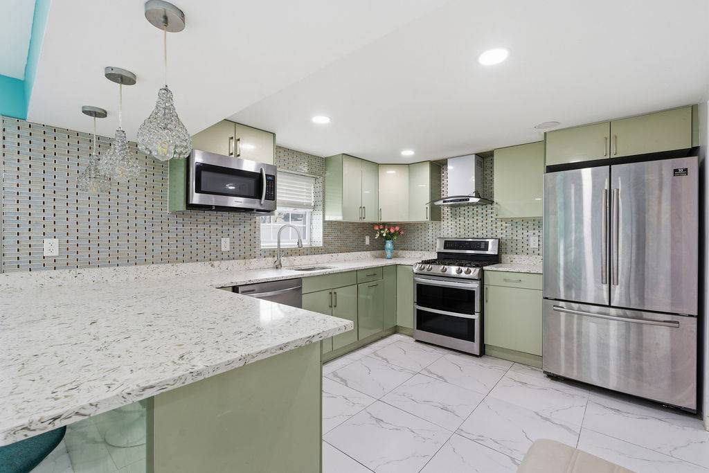 #5 photo, 160-09 86th Street, Howard Beach , NY 11414