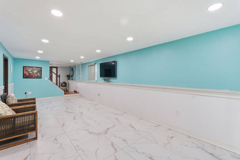 #8 photo, 160-09 86th Street, Howard Beach , NY 11414