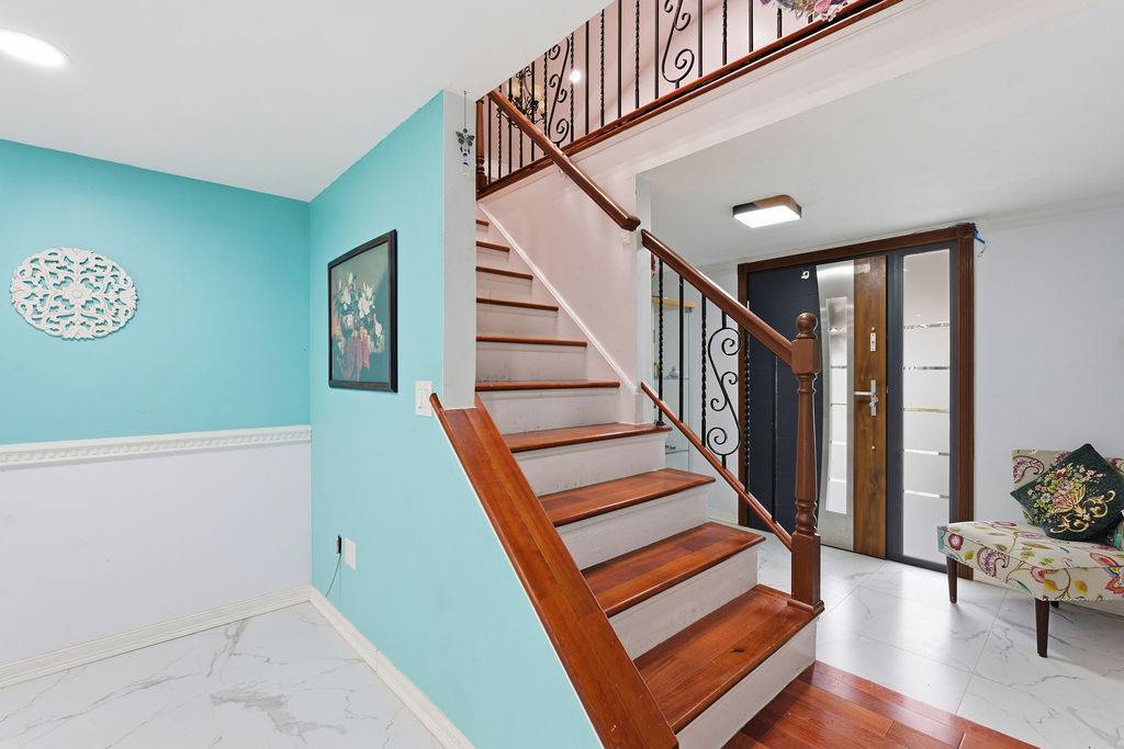 #9 photo, 160-09 86th Street, Howard Beach , NY 11414