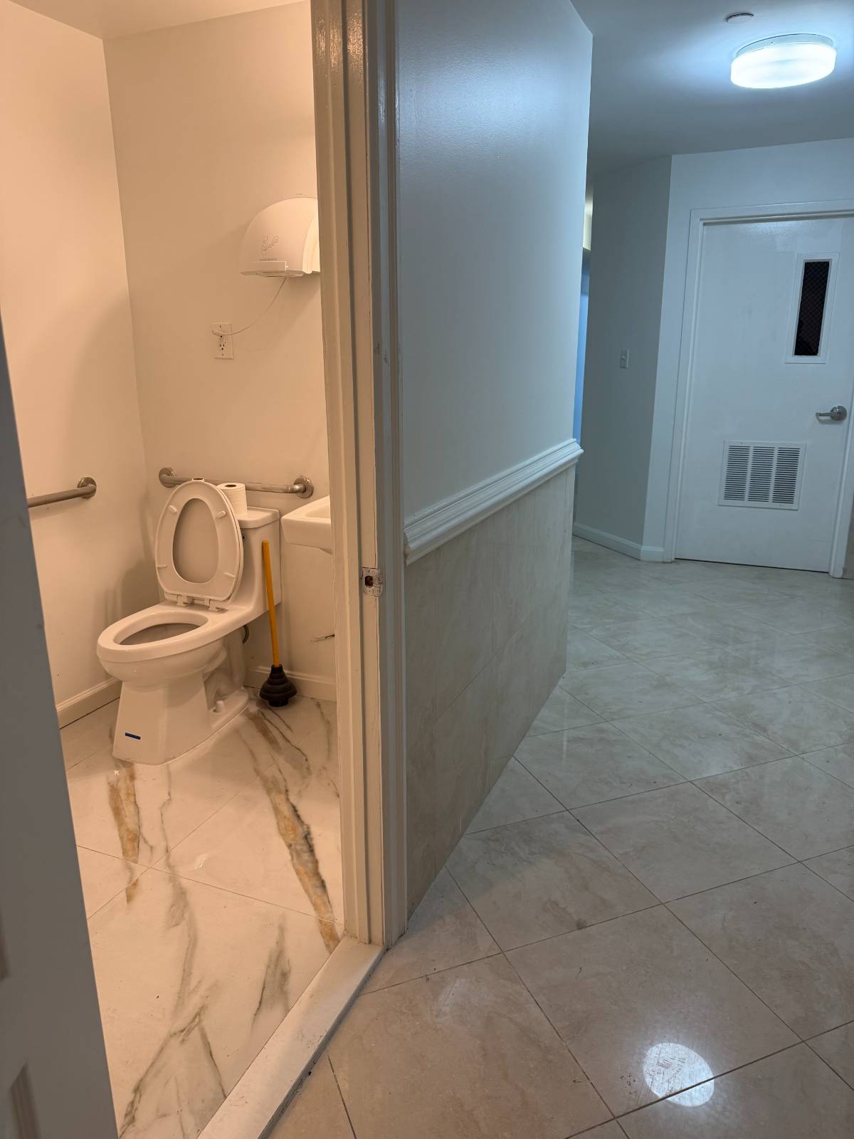 #22 photo, 30-63 38th, #1B, Astoria , NY 11103