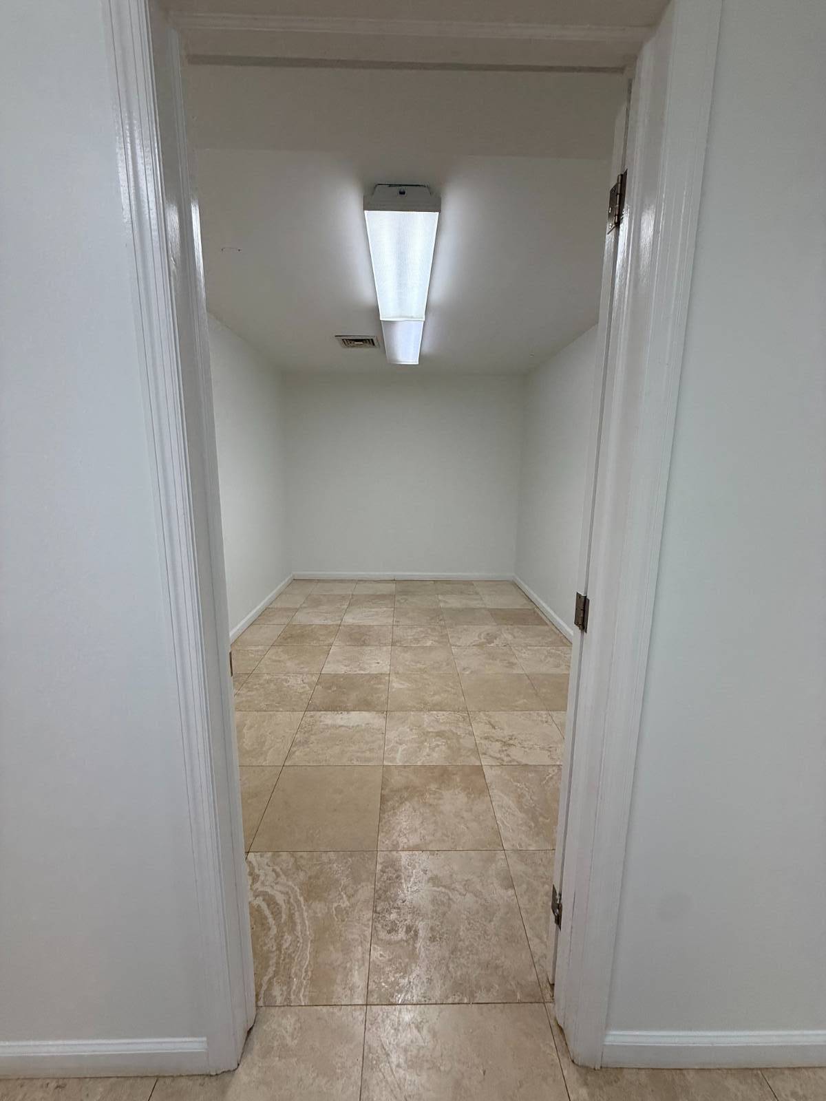 #50 photo, 30-63 38th, #1B, Astoria , NY 11103