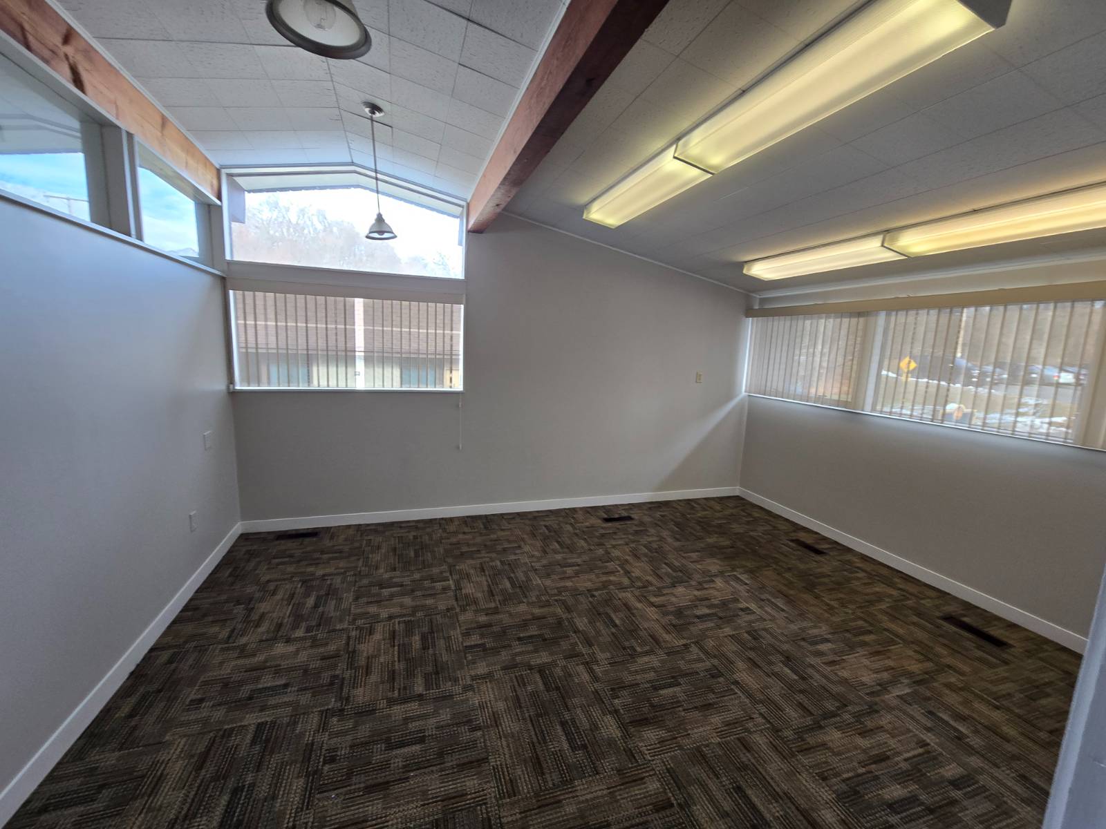 #11 photo, 337 Fullerton Ave, 2nd Floor, Newburgh , NY 12550